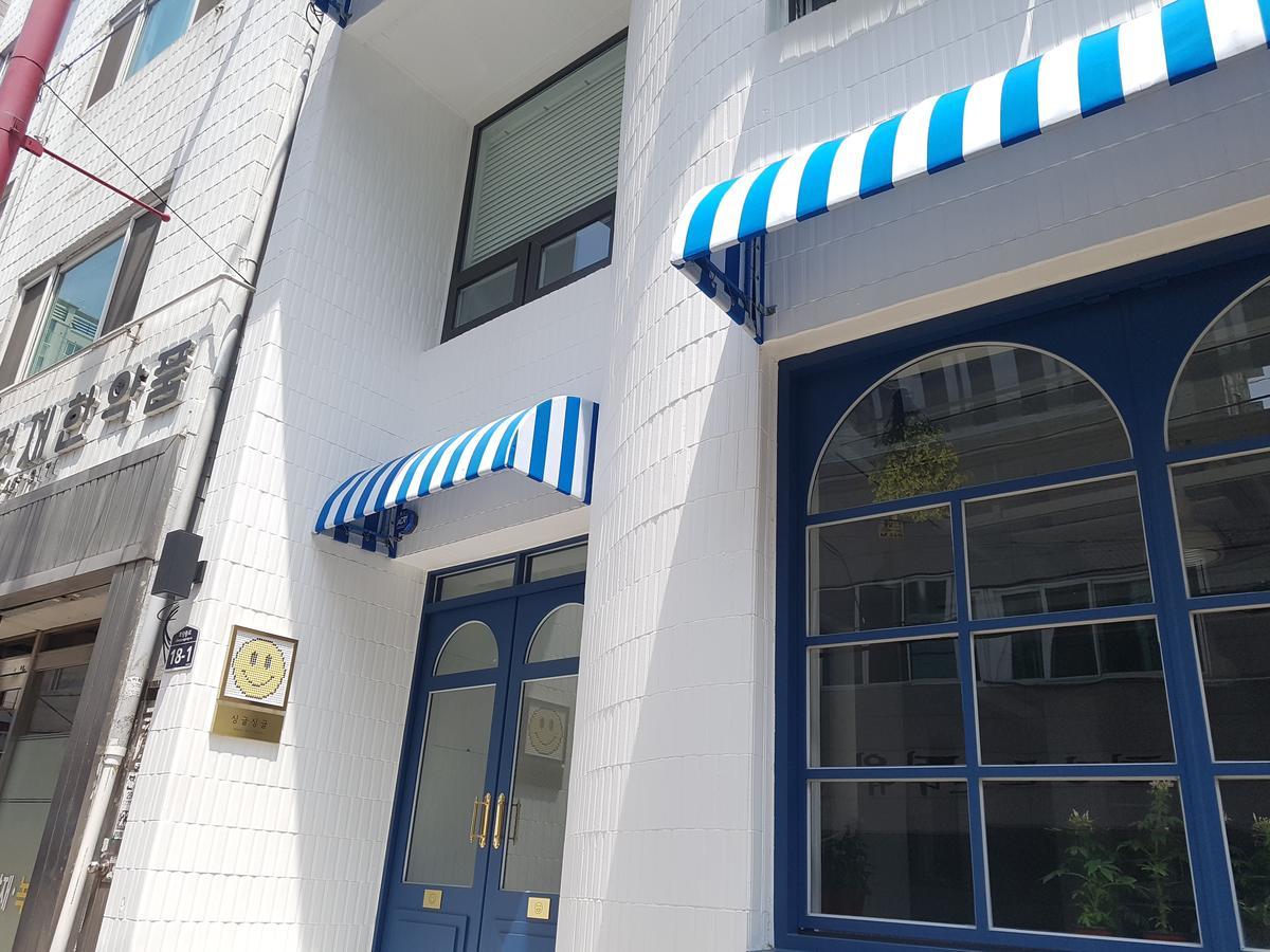 Hostel Single Single Ciudad Metropolitana de Ciudad Metropolitana de Busan Exterior foto
